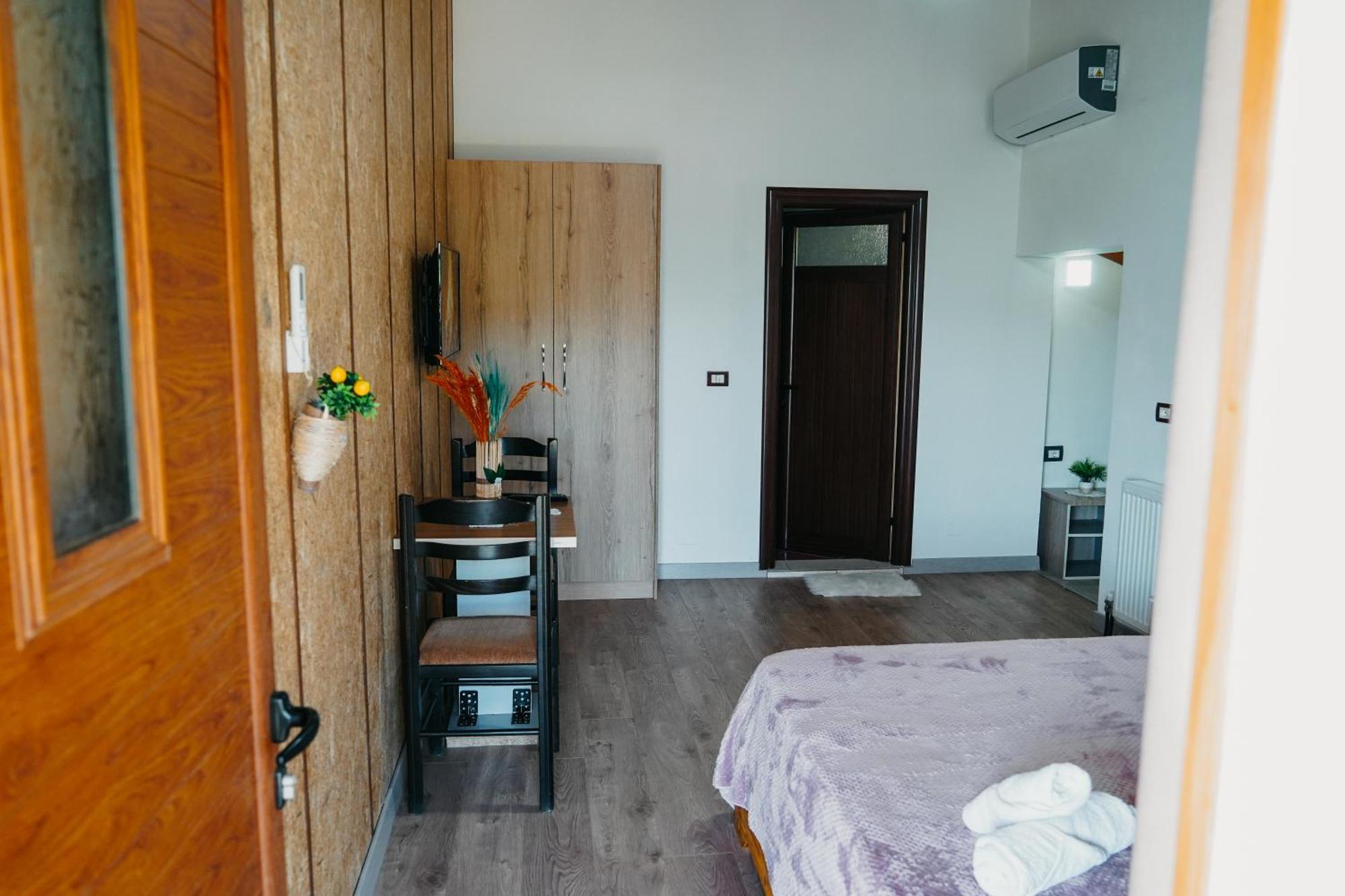 Bujtina Anlu Hotel Nepravishte Exterior foto