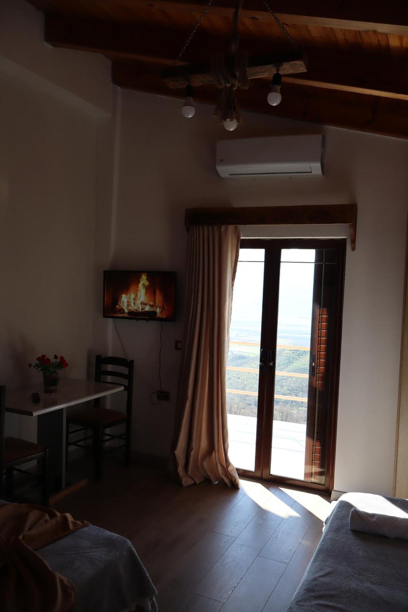 Bujtina Anlu Hotel Nepravishte Exterior foto