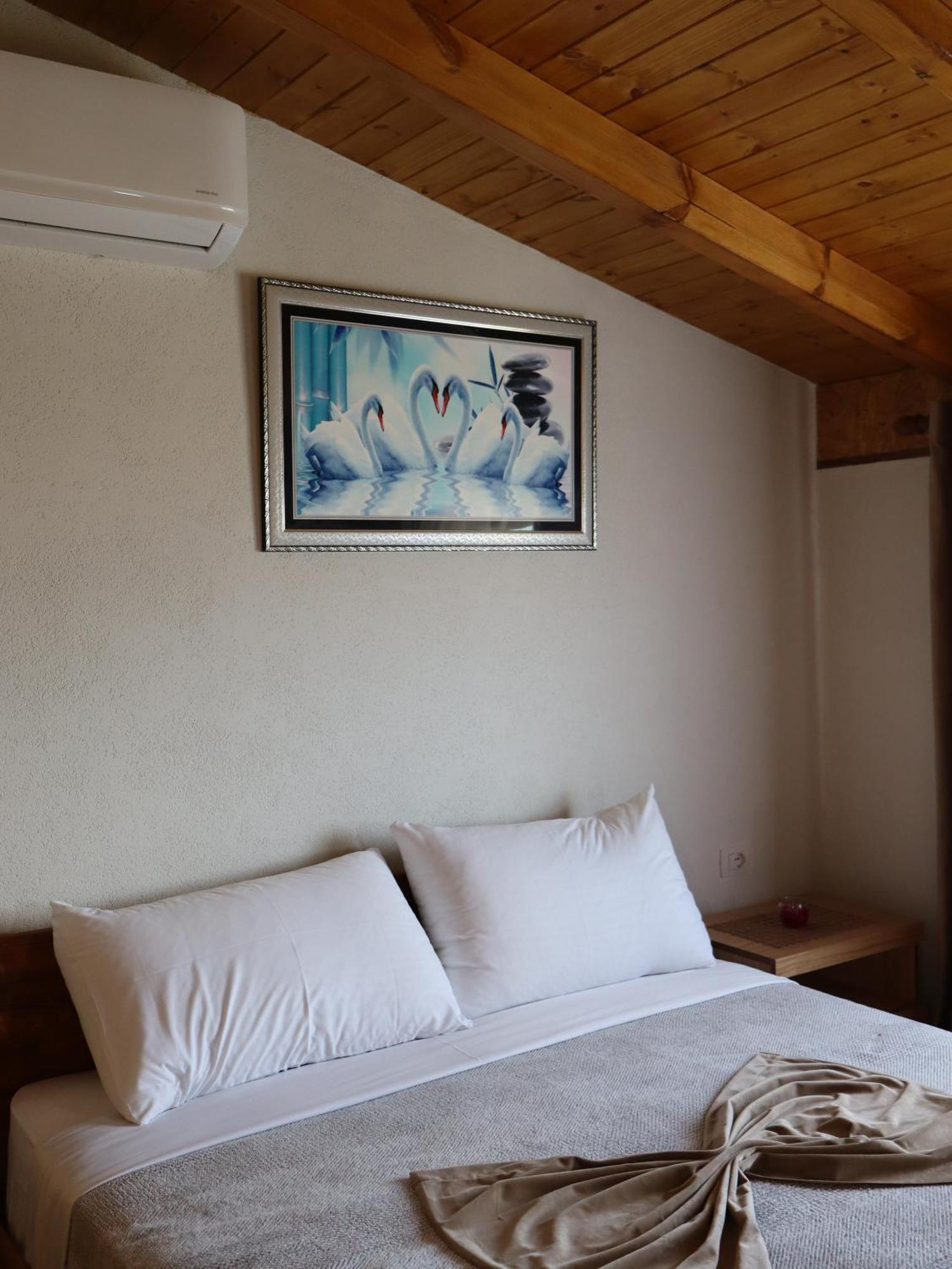 Bujtina Anlu Hotel Nepravishte Exterior foto